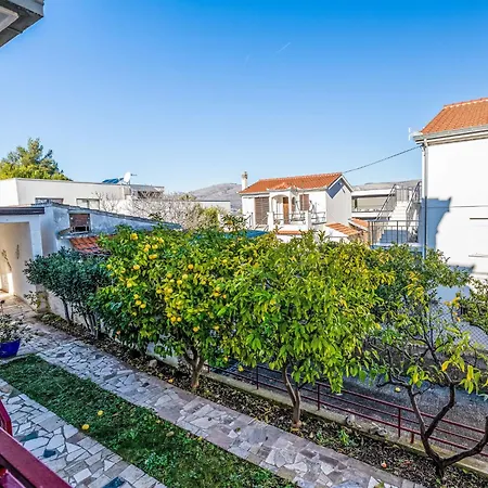 Dalero 1 By Interhome